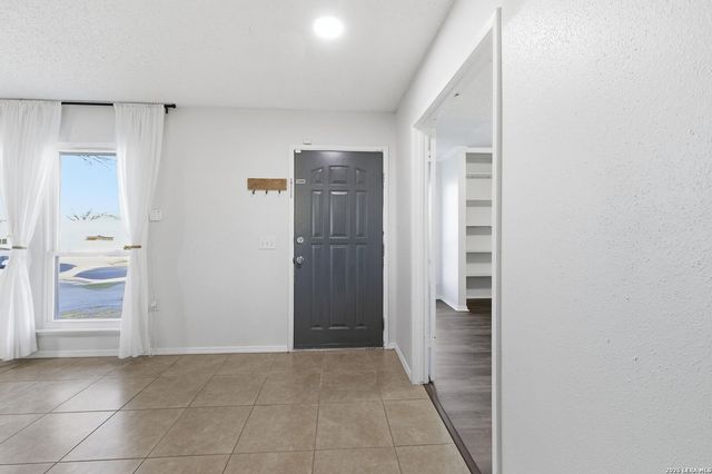 5914 Freemans Farm, San Antonio, TX 78233