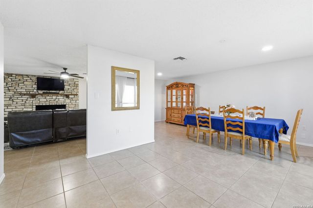 5914 Freemans Farm, San Antonio, TX 78233