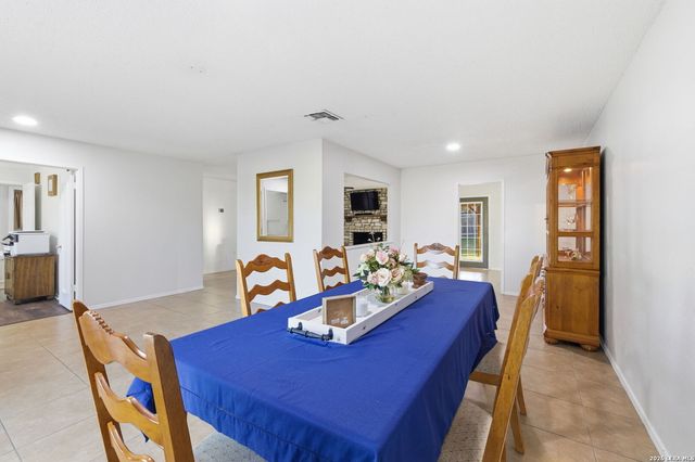 5914 Freemans Farm, San Antonio, TX 78233