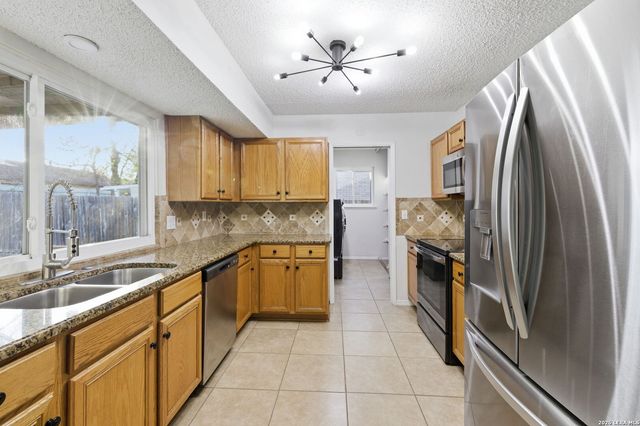 5914 Freemans Farm, San Antonio, TX 78233