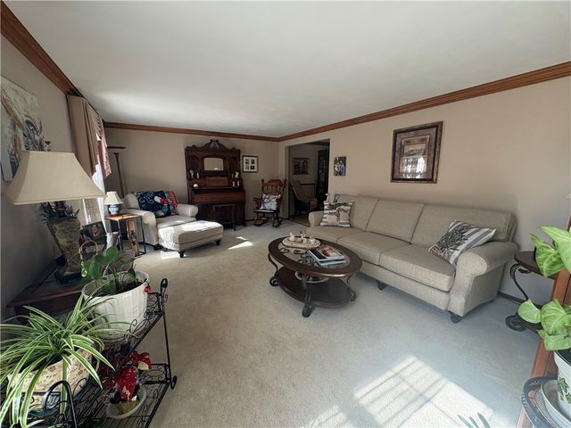 1843 Patricia Dr, South Park, PA 15129