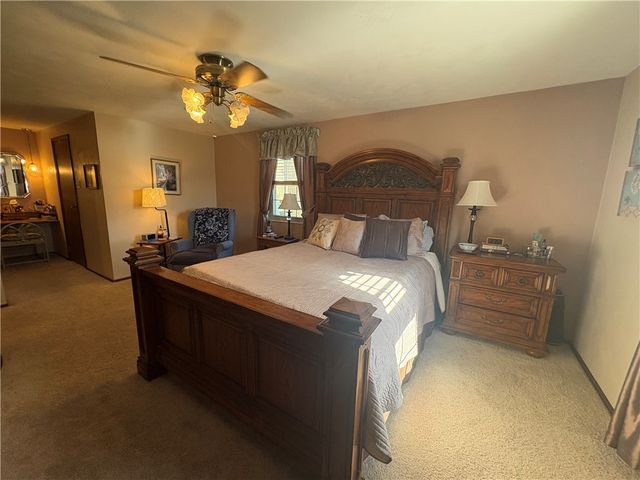 1843 Patricia Dr, South Park, PA 15129