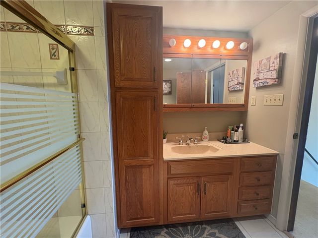 1843 Patricia Dr, South Park, PA 15129