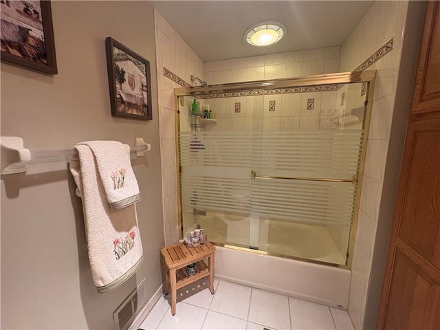 1843 Patricia Dr, South Park, PA 15129