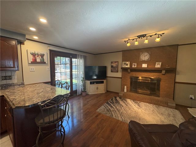 1843 Patricia Dr, South Park, PA 15129