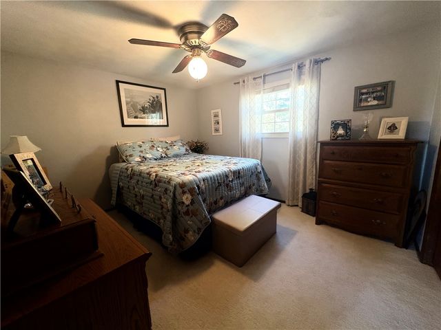 1843 Patricia Dr, South Park, PA 15129