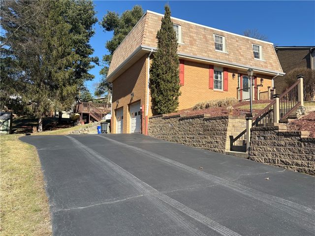1843 Patricia Dr, South Park, PA 15129
