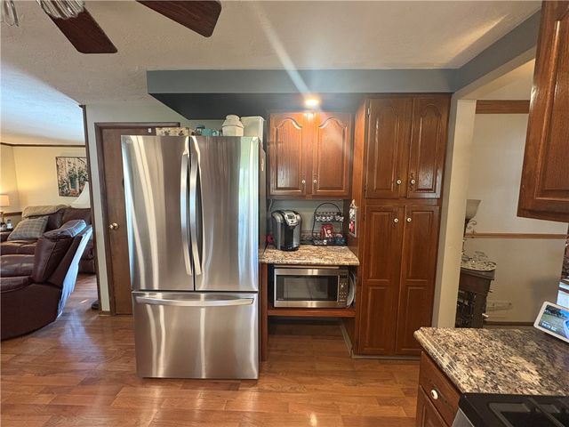 1843 Patricia Dr, South Park, PA 15129