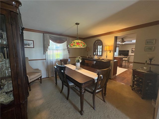 1843 Patricia Dr, South Park, PA 15129