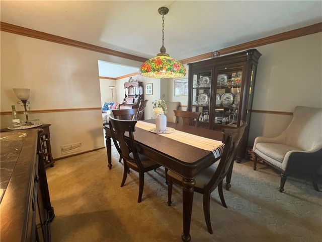1843 Patricia Dr, South Park, PA 15129