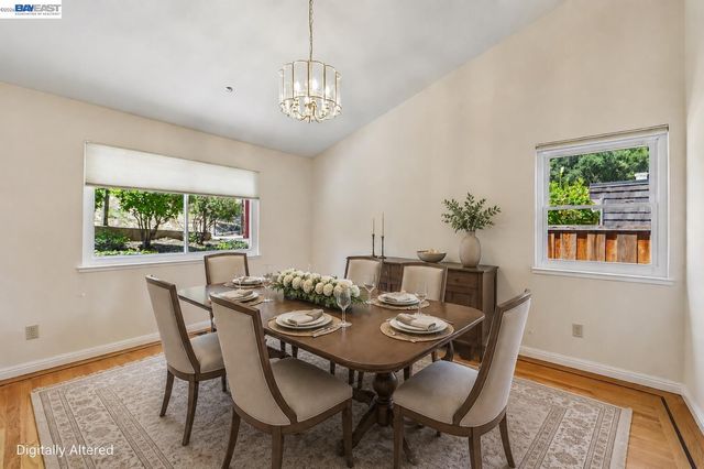 26 Oak Rd, Orinda, CA 94563