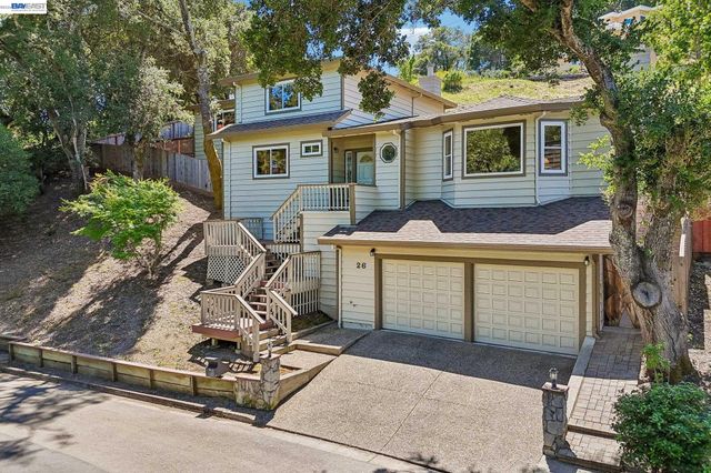 26 Oak Rd, Orinda, CA 94563
