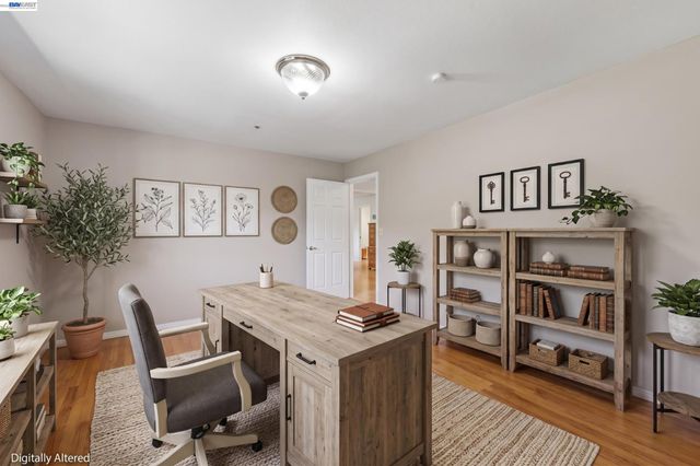 26 Oak Rd, Orinda, CA 94563