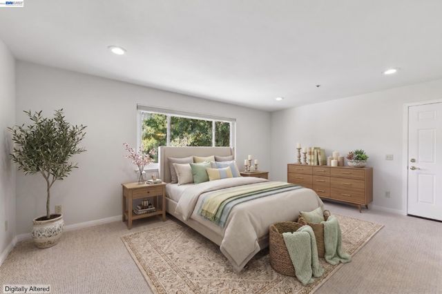 26 Oak Rd, Orinda, CA 94563