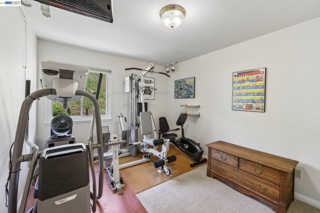 26 Oak Rd, Orinda, CA 94563