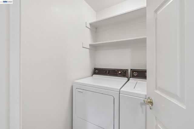 26 Oak Rd, Orinda, CA 94563