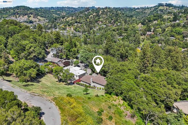 26 Oak Rd, Orinda, CA 94563
