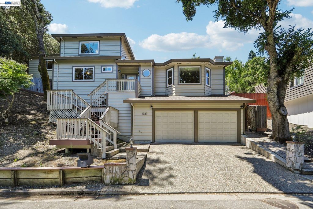 26 Oak Rd, Orinda, CA 94563