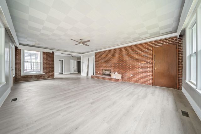 1740 Carolina Avenue, Orangeburg, SC 29115