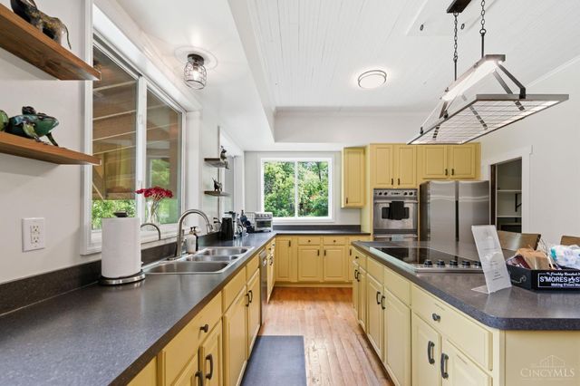 5881 Thorny Ridge, Miami Twp, OH 45150