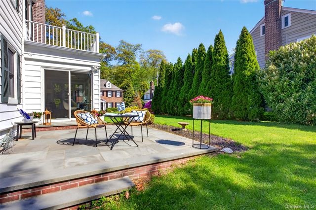 182 Ryder Road, Manhasset, NY 11030