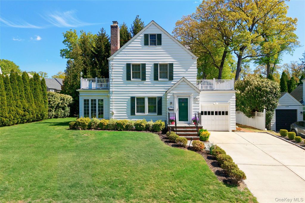182 Ryder Road, Manhasset, NY 11030