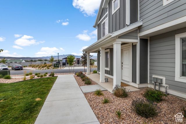 943 E DRIFTER LN, Saratoga Springs, UT 84045