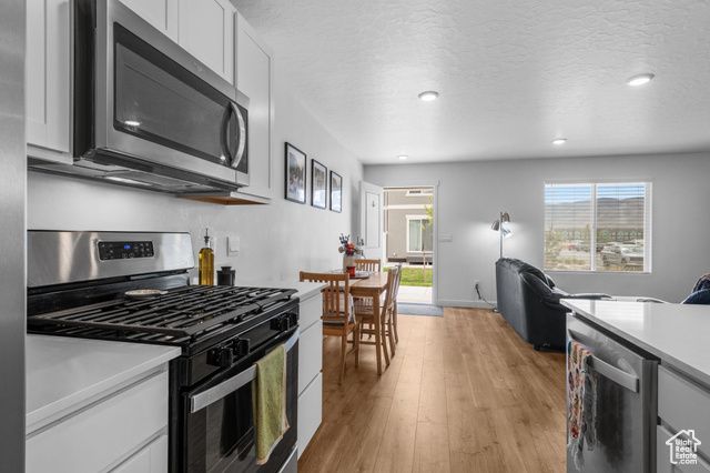 943 E DRIFTER LN, Saratoga Springs, UT 84045
