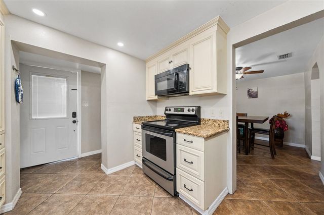 518 TOHOPEKALIGA AVENUE, Kissimmee, FL 34744