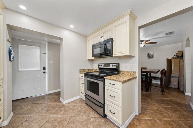 518 TOHOPEKALIGA AVENUE, Kissimmee, FL 34744