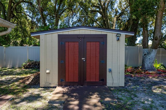 518 TOHOPEKALIGA AVENUE, Kissimmee, FL 34744