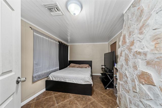 518 TOHOPEKALIGA AVENUE, Kissimmee, FL 34744