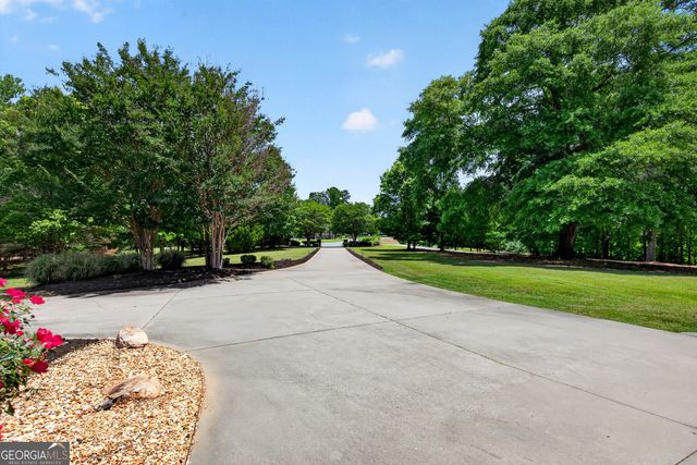 220 Woodbridge Place, Brooks, GA 30205