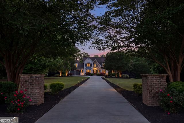 220 Woodbridge Place, Brooks, GA 30205