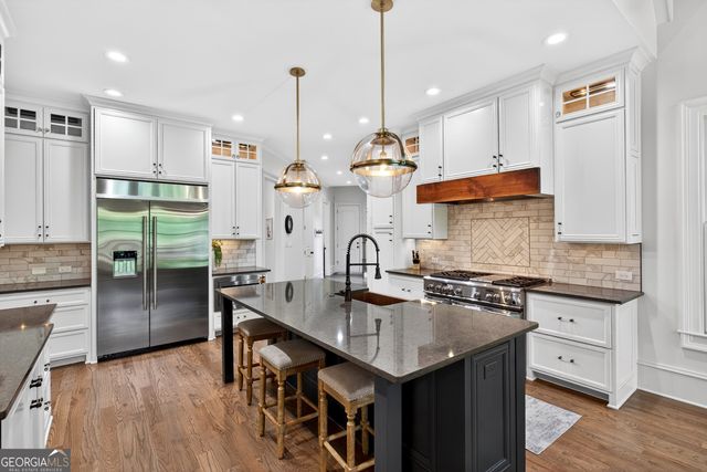 220 Woodbridge Place, Brooks, GA 30205