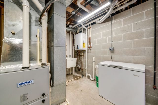 7637 Rogers Street, Machesney Park, IL 61115