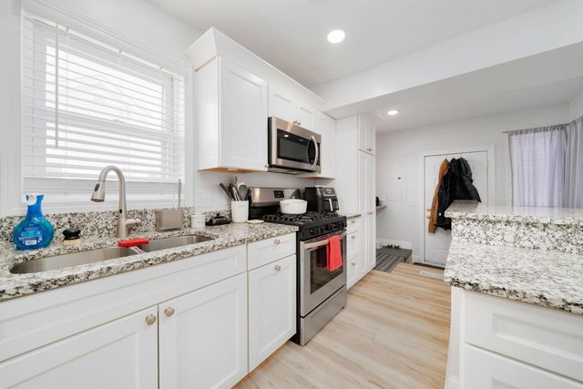 7637 Rogers Street, Machesney Park, IL 61115