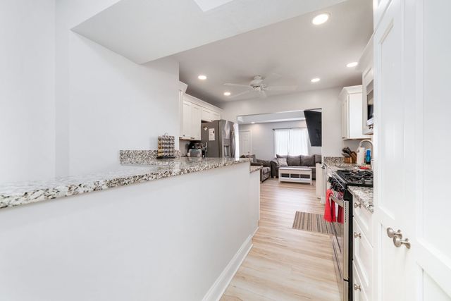 7637 Rogers Street, Machesney Park, IL 61115