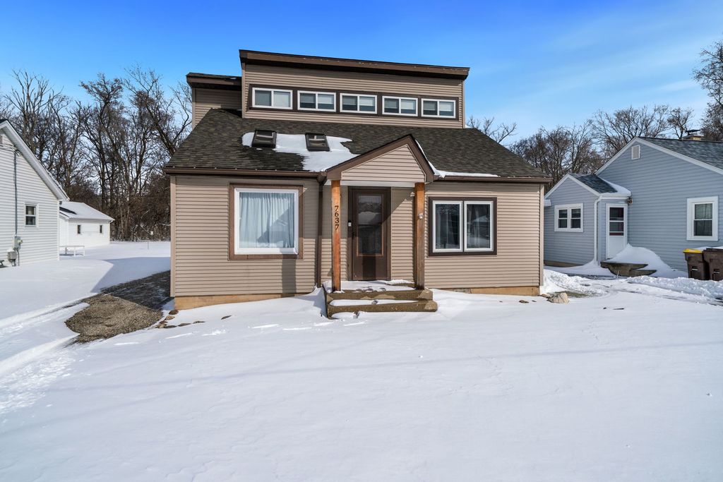 7637 Rogers Street, Machesney Park, IL 61115
