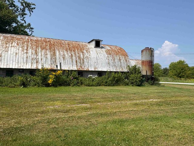 91 Allen Road, Grand Isle, VT 05458