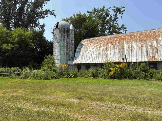 91 Allen Road, Grand Isle, VT 05458