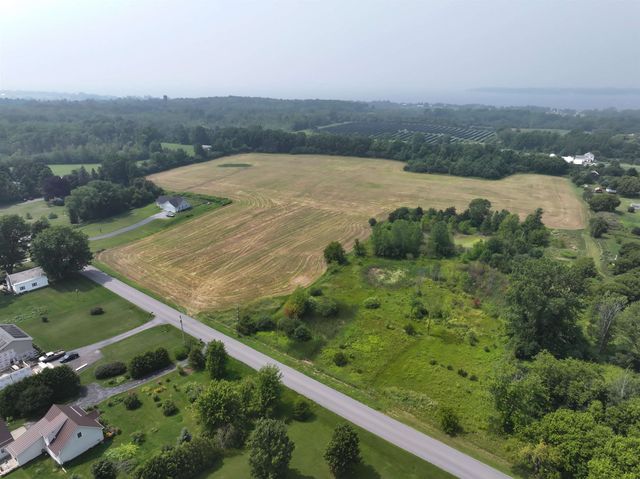 91 Allen Road, Grand Isle, VT 05458