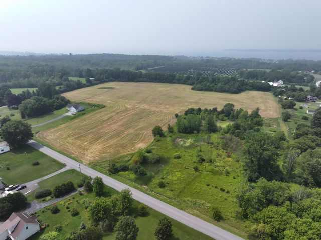 91 Allen Road, Grand Isle, VT 05458