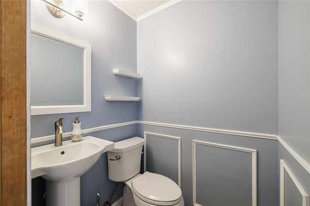 36 Kimbrook Drive, Greece, NY 14612