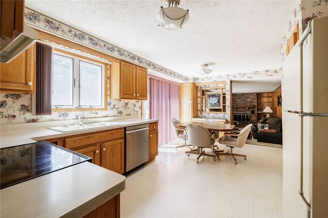 36 Kimbrook Drive, Greece, NY 14612