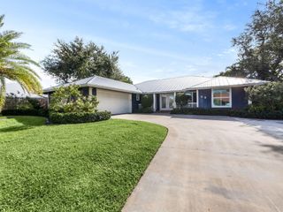52 Birch Place, Tequesta, FL 33469