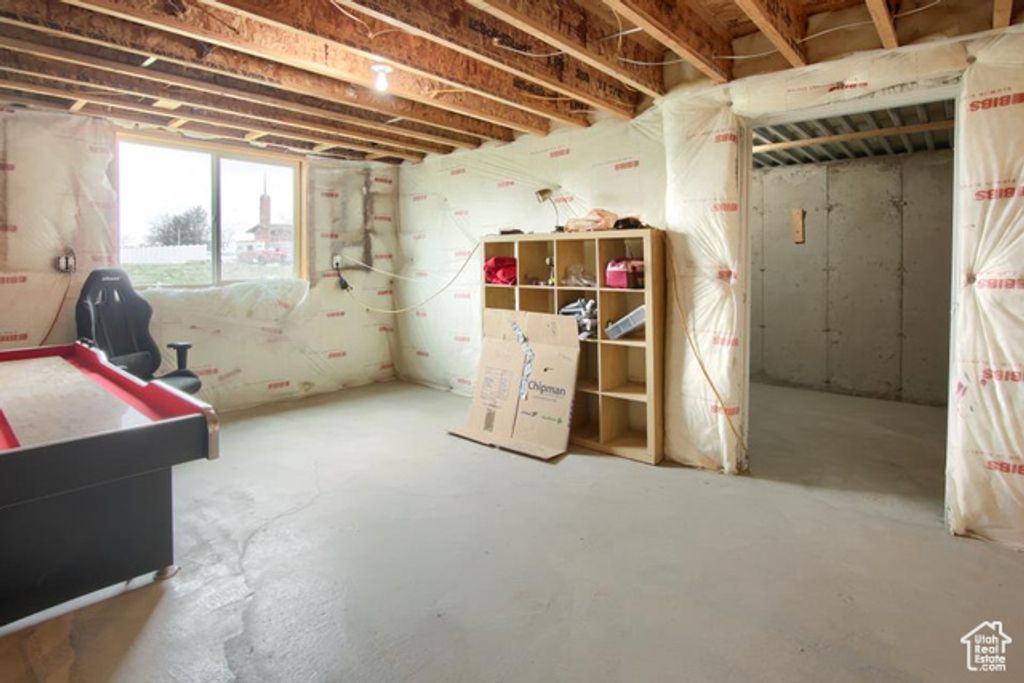 Image 25 of property listing at 2112 S 4300 W, Taylor, UT 84401