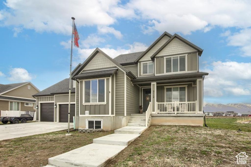 Image 3 of property listing at 2112 S 4300 W, Taylor, UT 84401