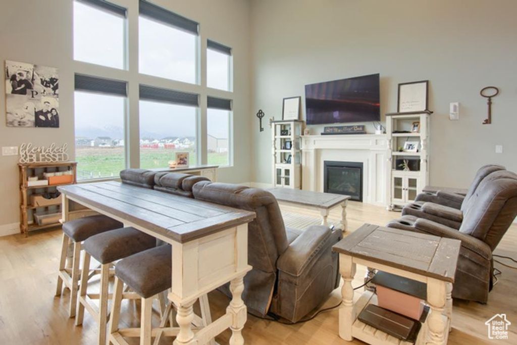 Image 8 of property listing at 2112 S 4300 W, Taylor, UT 84401