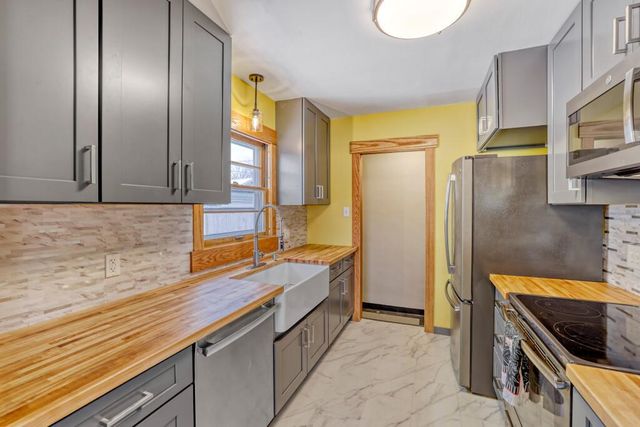 1406 Schletti Street, Saint Paul, MN 55117